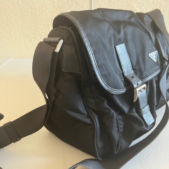 Prada unisex messenger bag - Picture 2 of 13